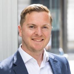 毕业季 跳蚤市场走俏